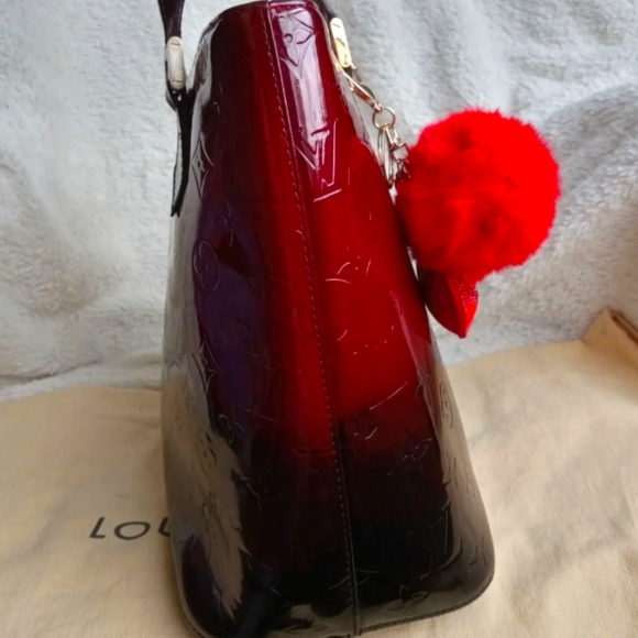 *IN NEED OF REPAIR* Louis Vuitton Houston Vernis Bag - Picture 6 of 12